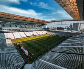 Imagem ilustrativa da imagem Corinthians sofre 4° transfer ban após dívida de R$ 6 milhões por Charles
