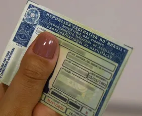 Imagem ilustrativa da imagem Jovem é presa durante prova teórica para tirar carteira de motorista em Colatina