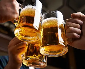 Imagem ilustrativa da imagem Dia Internacional da Cerveja: curiosidades e os sabores mais amados no Brasil