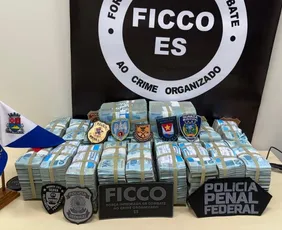 Imagem ilustrativa da imagem Dupla é presa em flagrante por lavagem de dinheiro com R$ 2 mi em espécie no ES