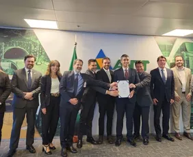 Imagem ilustrativa da imagem EcoRodovias assina novo contrato de concessão da BR-101