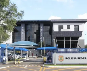Imagem ilustrativa da imagem Esquema de repasse de ordens de criminosos presos a facções no ES é alvo da PF