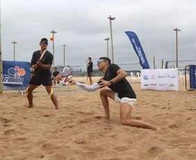 Imagem ilustrativa da imagem Tribuna Open de Beach Tennis: feras em ação nas areias de Camburi