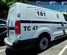 Imagem ilustrativa da imagem Acidente entre carro e caminhão deixa um morto e dois feridos no Sul do ES