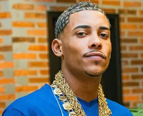 Imagem ilustrativa da imagem Câmeras registram invasão à casa de Poze e cantor manda recado para assaltantes