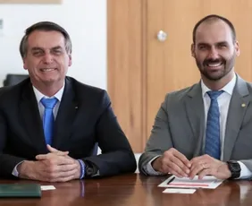 Imagem ilustrativa da imagem Eduardo xinga Jair Bolsonaro em mensagens