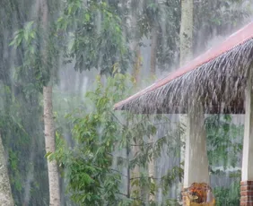 Imagem ilustrativa da imagem Semana deve começar com chuva em 22 municípios do ES, alerta Inmet