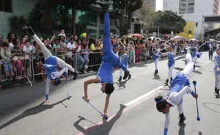 Imagem ilustrativa da imagem Acrobacias, simulações e helicópteros marcam o desfile de 7 de setembro