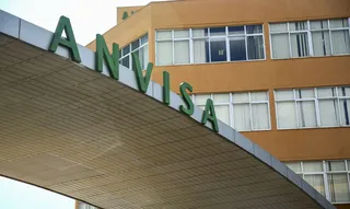 Imagem ilustrativa da imagem Anvisa proíbe venda de berberina sem registro, anunciada como 'Ozempic natural'