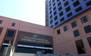 Imagem ilustrativa da imagem Assembleia do ES publica editais de concurso com salários de até R$ 9,3 mil
