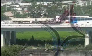 Imagem ilustrativa da imagem Carreta sobe pela contramão na 2ª Ponte e trava trânsito em Vitória