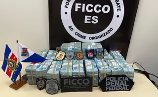 Imagem ilustrativa da imagem Dupla é presa em flagrante por lavagem de dinheiro com R$ 2 mi em espécie no ES