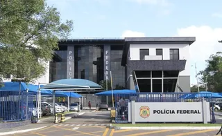 Imagem ilustrativa da imagem Esquema de repasse de ordens de criminosos presos a facções no ES é alvo da PF