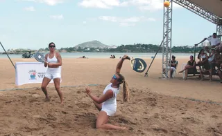 Imagem ilustrativa da imagem Famílias se destacam em torneio de beach tennis em Camburi