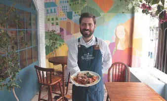 Imagem ilustrativa da imagem Aprenda a fazer ravióli de queijo com molho de tomate e manjericão