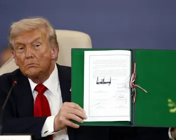 Imagem ilustrativa da imagem Trump lamenta não poder concorrer a um terceiro mandato