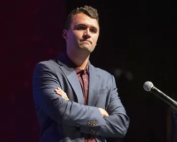 Imagem ilustrativa da imagem EUA revogam visto de brasileiro por comentários sobre morte de Charlie Kirk
