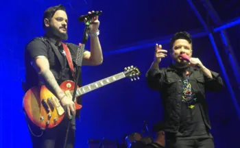 Imagem ilustrativa da imagem Carreta de dupla sertaneja atinge público durante evento em Goiás