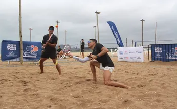 Imagem ilustrativa da imagem Tribuna Open de Beach Tennis: feras em ação nas areias de Camburi