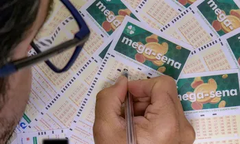 Imagem ilustrativa da imagem Veja o resultado do concurso 3042 da Mega-Sena, com prêmio de quase R$ 165 milhões