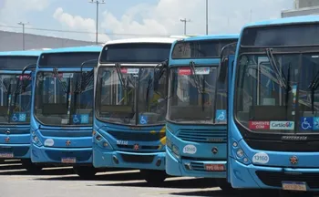 Imagem ilustrativa da imagem Ônibus terão programação especial durante madrugada neste fim de semana