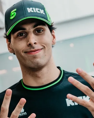 Imagem ilustrativa da imagem Bortoleto encanta na F1, fecha 1ª parte do Mundial em alta e tira férias no Brasil