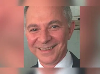 José Vicente de Sá Pimentel, nascido em Vitória, é embaixador aposentado