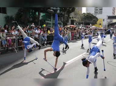 Imagem ilustrativa da imagem Acrobacias, simulações e helicópteros marcam o desfile de 7 de setembro
