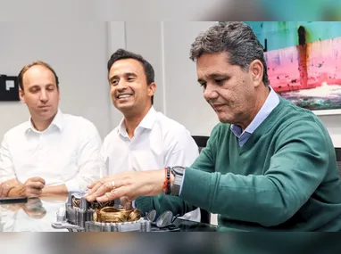 Eduardo e Ricardo detalharam os profissionais que serão contratados