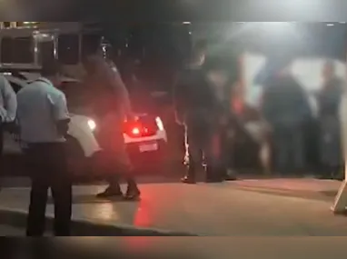 Imagem ilustrativa da imagem Discussão em coletivo termina com jovem agredida em terminal de Vila Velha