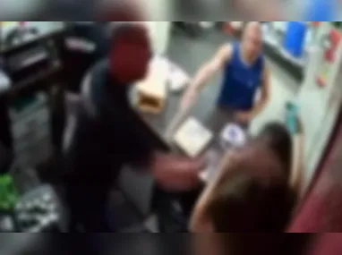 Imagem ilustrativa da imagem Dono de pizzaria é preso após agredir a filha no estabelecimento em Vitória