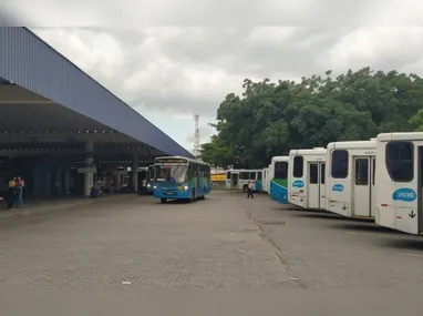 Veículos bateram de frente e motociclista não resistiu aos ferimentos