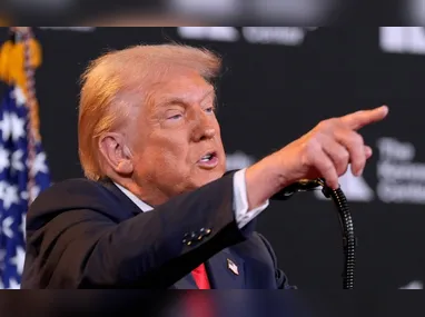Trump ataca energia renovável novamente em postagem nas redes sociais