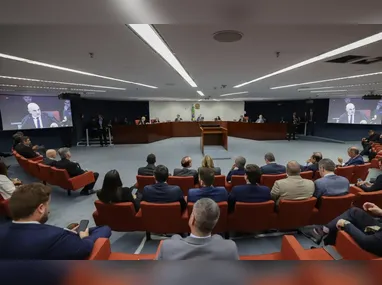 Imagem ilustrativa da imagem Moraes pede sessão extra para julgamento de Bolsonaro no STF