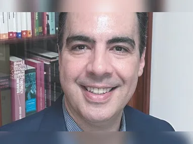 José Antônio Martinuzzo é pós-doutor em Psicanálise (UERJ), doutor em Comunicação (UFF) e professor titular da Ufes