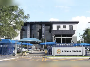 Imagem ilustrativa da imagem Esquema de repasse de ordens de criminosos presos a facções no ES é alvo da PF