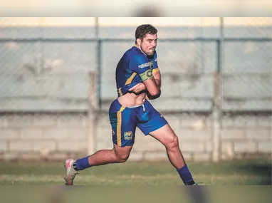 Jogadores do Serra comemoram gol marcado pelo meia João Paulo, aos 25 minutos do segundo tempo