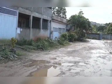 Testemunhas afirmaram terem visto a vítima conversando com uma pessoa momentos antes do crime