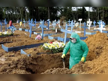 Imagem ilustrativa da imagem Há 5 anos Brasil chegava a 100 mil mortos por Covid-19