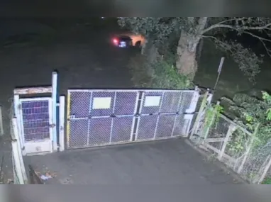 Suspeitos teriam sido contidos por populares que presenciaram o crime