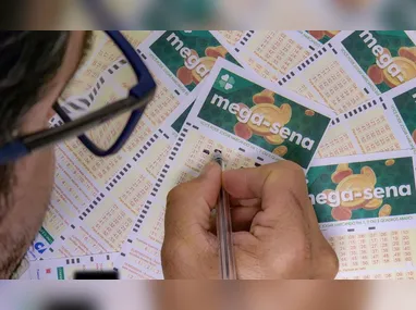 Imagem ilustrativa da imagem Veja o resultado do concurso 3042 da Mega-Sena, com prêmio de quase R$ 165 milhões