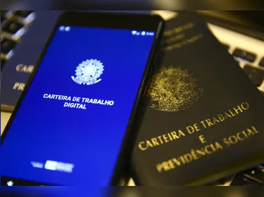 Os profissionais selecionados atuarão por até 48 meses, combinando atendimento direto à população com formação continuada