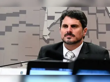 Moraes decretou prisão domiciliar de Bolsonaro