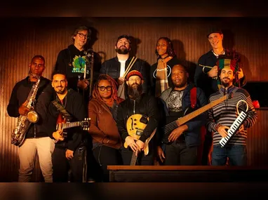 Pelissari faz show acústico na Praça Nilze Mendes, em Jardim Camburi