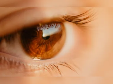 Imagem ilustrativa da imagem Saiba como identificar câncer nos olhos de crianças