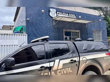 Testemunhas afirmaram terem visto a vítima conversando com uma pessoa momentos antes do crime