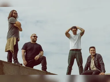 Banda Black Circle em um dos palcos pelo Brasil afora levando a experiência musical do projeto "Pearl Jam Symphonic" para o público.