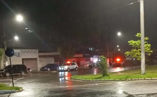 Imagem ilustrativa da imagem Homem tenta assaltar casal e acaba morto com 'mata-leão' em Vila Velha