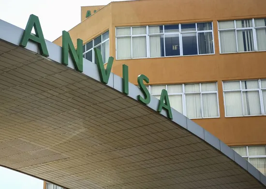 Imagem ilustrativa da imagem Anvisa proíbe venda de berberina sem registro, anunciada como 'Ozempic natural'