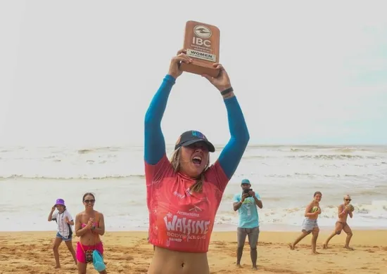 Imagem ilustrativa da imagem Atleta da Áustria confirma título do Circuito Mundial de Bodyboarding em Jacaraípe